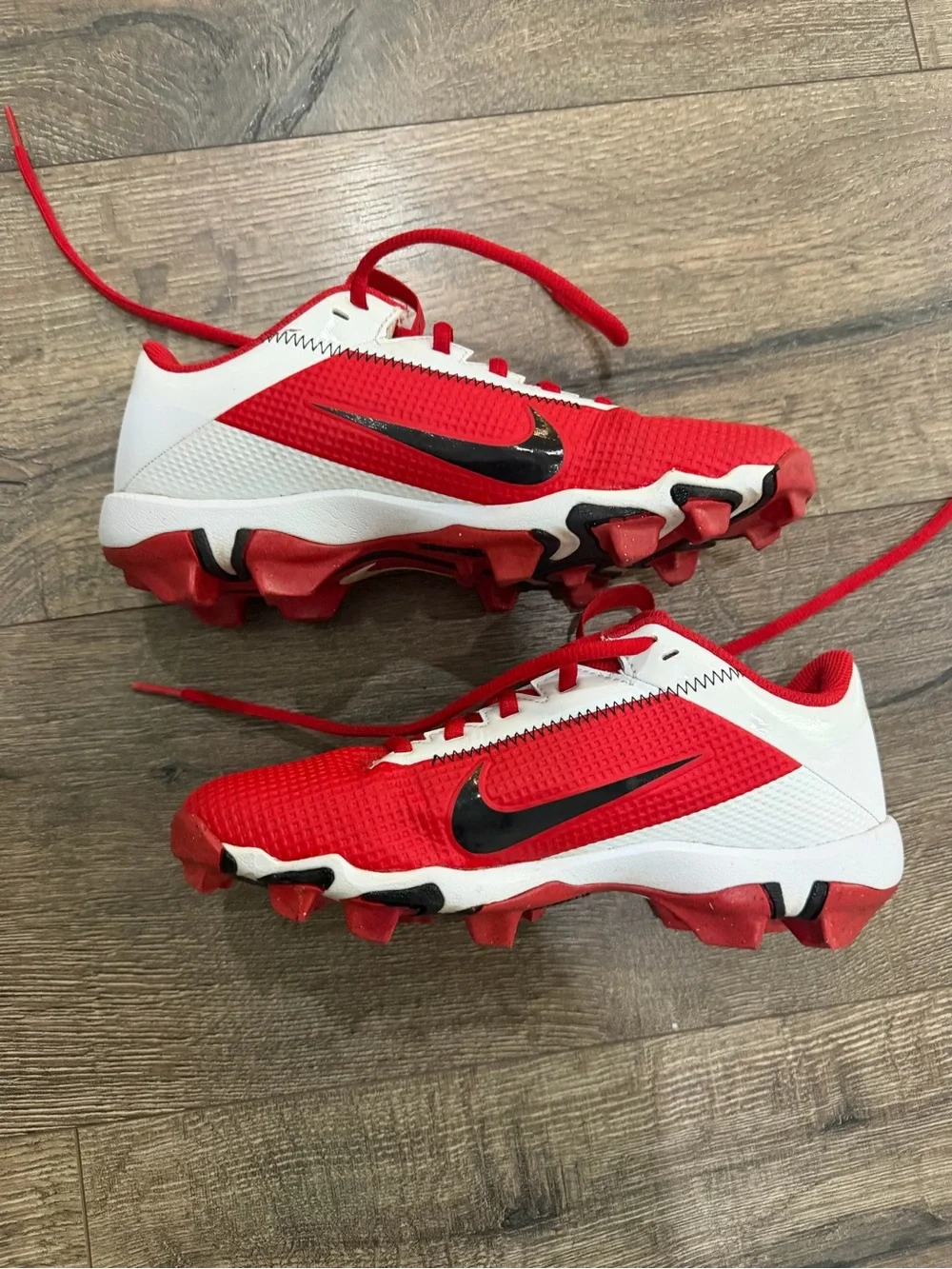 Nike Kids Red and White Baseball Vapor Cleats